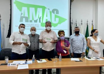 Na Amac, Petecão discute viabilizar recursos para construção de 5 aterros sanitários no Estado