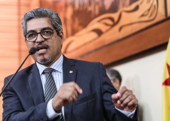 Edvaldo Magalhães diz que governo Gladson demonstra incapacidade técnica para investir recursos