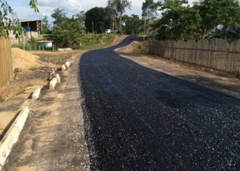 Rua da Vila São Vicente está em fase de conclusão em Tarauacá