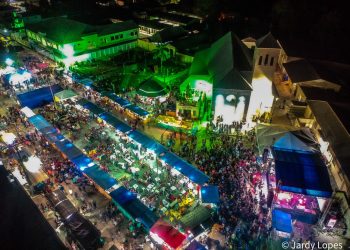 Multidão lota Novenário de São Francisco em Tarauacá para ver padre Denis Ricard
