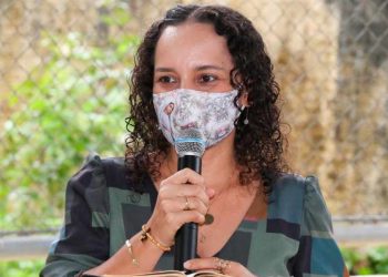 Em nota, prefeita de Tarauacá, Maria Lucinéia diz que vai pagar novo abono aos servidores da Educação
