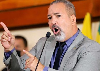 Neném Almeida denuncia que Tarauacá está sem aparelho de raio-x