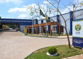 Escolas estaduais do Acre podem parar as aulas presenciais por falta de serviço de limpeza