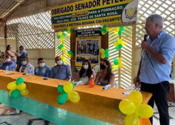 Petecão leva primeiro curso superior a Santa Rosa do Purus pelo Ifac