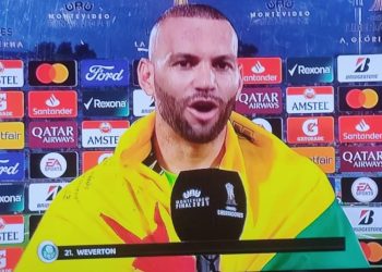 Com bandeira do Acre, Weverton dedica à Deus nova conquista da Libertadores