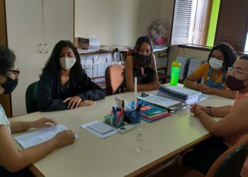Alunos da Escola João Ribeiro protestam contra a falta de professores