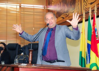 Deputado Marcus Cavalcante ironiza parlamentares que só criticam atual governo