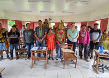 Educação Indígena: Governo do Estado entrega novos computadores, Equipe da SEE se organiza para entrega de merenda e uniformes