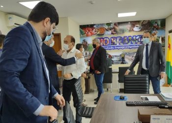 Prefeitura de Rio Branco pagará piso salarial dos professores em duas parcelas