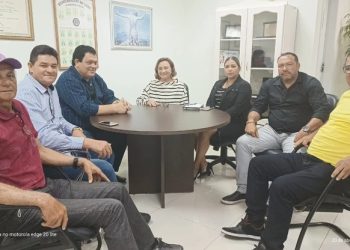 Com Chico Batista no comando, vereadores discutem melhoria no atendimento da Caixa e Projeto Cidadão, em Rio Branco