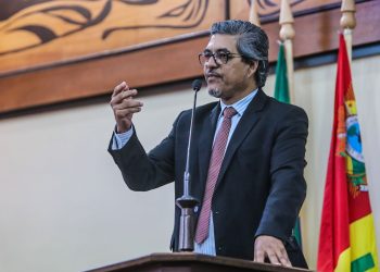 Edvaldo inclui trabalhadores do Depasa e Saneacre em PEC que garante indenização em caso de demissão sem pagamento de verbas rescisórias