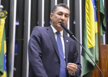 Jesus Sérgio apresenta projeto para suspender reajuste de 15,5% dos planos de saúde