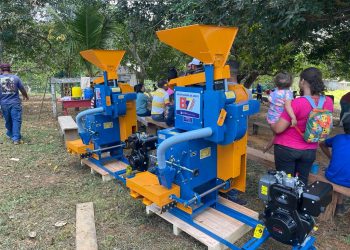 Senador Petecão entrega equipamentos aos produtores de Epitaciolândia, impulsionando o setor agrícola local