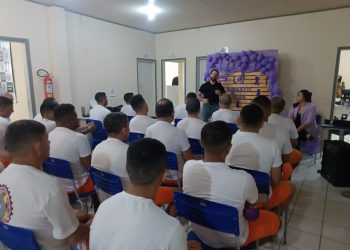 MP promove palestra no presídio sobre combate à violência contra as mulheres em Tarauacá