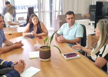 Acompanhado do deputado Marcus Cavalcante, vereador Dikim busca apoio para funcionamento do Centrin