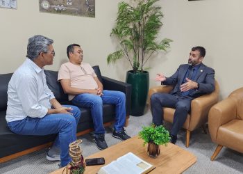 Edvaldo Magalhães e Elson Farias demonstram preocupação com o aumento de roubos às embarcações com destino à Jordão e solicitam providências