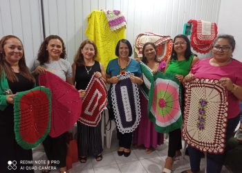 Comarca de Feijó leva curso de crochê para mulheres vítimas de violência doméstica e familiar