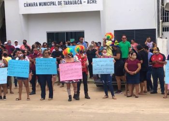 Professores da rede municipal podem entrar em greve e não deve iniciar ano letivo em Tarauacá