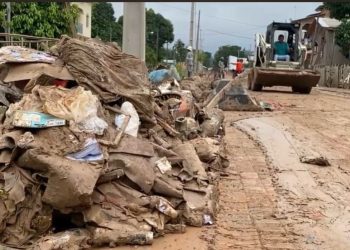 Foto mostra a destruição que alagação deixou em Jordão