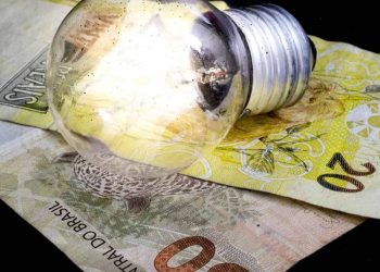 Desconto para milhões nas contas de luz: veja se você tem direito