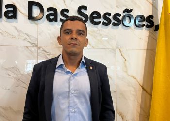 Vereador Tatu do Bem coloca mandato à disposição da população e cobra rede de água para o Bairro Novo