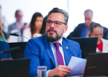 Alan Rick aprova parecer que garante recursos do turismo para capacitação profissional
