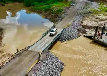 DNIT instala ponte metálica provisória para liberar tráfego na BR-364 próximo a Sena Madureira