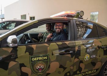 Gefron ganha viaturas e caminhão comprados com recurso garantido pelo senador Alan Rick