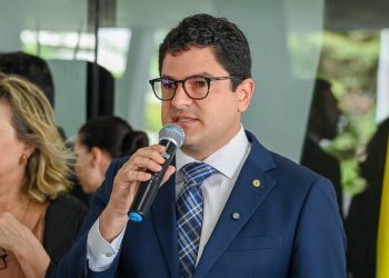 Eduardo Ribeiro relembra três leis de sua autoria que já transformam a vida de mães, bebês e famílias acreanas