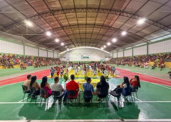 Ginásio Lupercino Mariano recebe grande encontro do Programa Bolsa Família na Educação em Envira
