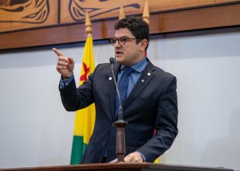 Eduardo Ribeiro apresenta projeto que leva música às escolas estaduais e defende ampliação do HOSMAC