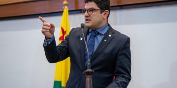 Eduardo Ribeiro apresenta projeto que leva música às escolas estaduais e defende ampliação do HOSMAC