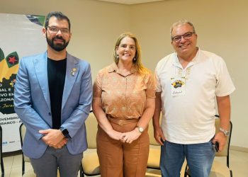 Ivon Rates debate em Rio Branco, pactuação entre AC e AM para atendimento em saúde