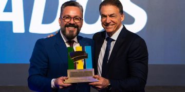 Alan Rick recebe título de “Supermercadista Honorário 2025” e defende derrubada do Veto 35