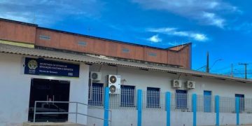 Merendeiras do estado relatam estar com dois meses de salários atrasados em Tarauacá