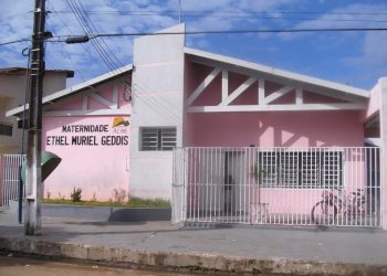 Prestadores de serviços da maternidade de Tarauacá cobram pagamento de vale-alimentação atrasado há cerca de seis meses