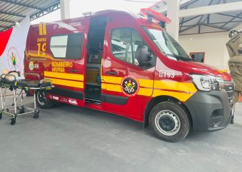 Corpo de Bombeiros entrega ambulância em Tarauacá com investimento superior a R$ 450 mil