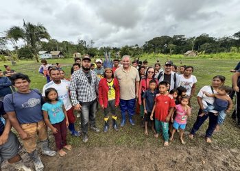 Gestão que navega, escuta e constrói: Prefeitura de Envira fortalece diálogo e planeja novas escolas no Alto Tarauacá
