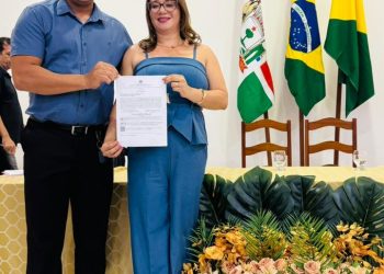 Orgulho acadêmico: professora passa em 1º lugar em concurso e vai atuar na Educação Especial em Tarauacá