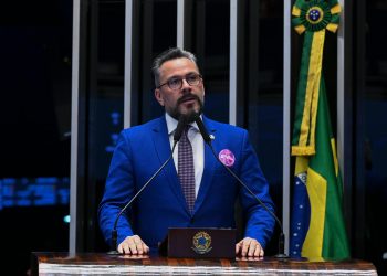 Senador Alan Rick cobra coerência no combate à violência contra a mulher