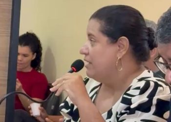 Vereadora Veinha do Valmar cobra pagamento de abono prometido a professores da EJA em Tarauacá