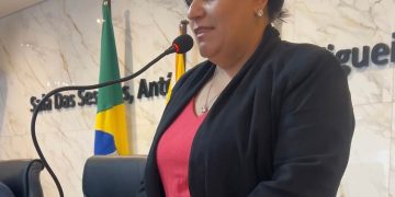 “Levei um não, então paguei do meu bolso”, diz vereadora Veinha do Valmar após negativa por três cestas básicas a famílias carentes em Tarauacá