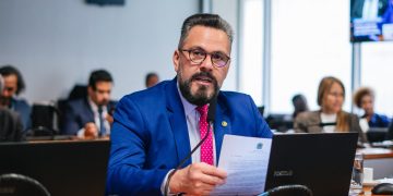 Relatada por Alan Rick, lei cria incentivo direto à reciclagem no país