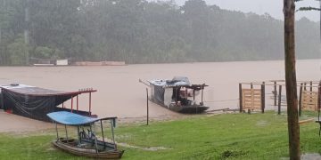 Chuvas intensas fazem rios subirem rapidamente em Jordão e acendem alerta da Defesa Civil