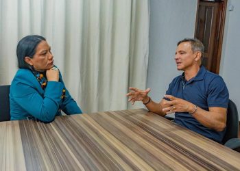“Queremos dar ao indígena o direito de usar sua terra para prosperar”, diz Márcio Bittar em reunião com Francisca Arara