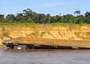 Balsa com carga de cerveja e refrigerantes teria naufragado no Rio Tarauacá