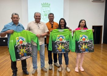 Prefeitura de Envira realiza entrega de fardamentos para Agentes Comunitários de Saúde e reconhece trabalho da categoria
