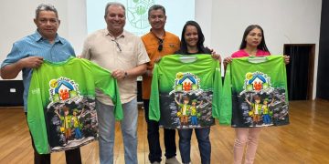 Prefeitura de Envira realiza entrega de fardamentos para Agentes Comunitários de Saúde e reconhece trabalho da categoria