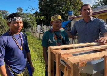 Prefeitura de Envira entrega máquina de produção de açaí para a Aldeia Santo Antônio