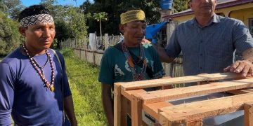 Prefeitura de Envira entrega máquina de produção de açaí para a Aldeia Santo Antônio